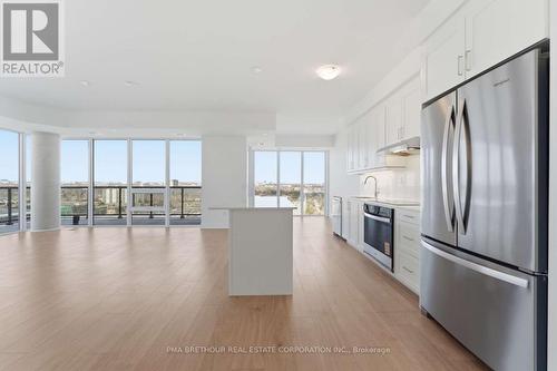 1809 - 1035 Southdown Road, Mississauga, ON - Indoor Photo Showing Kitchen