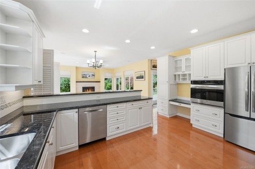 391 Park Ridge Pl, Qualicum Beach, BC 