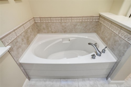 391 Park Ridge Pl, Qualicum Beach, BC 