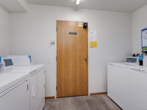 #406-3258 Alder St, Saanich, BC - Indoor Photo Showing Laundry Room