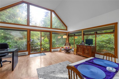 1352 Englishman River Rd, Errington, BC 