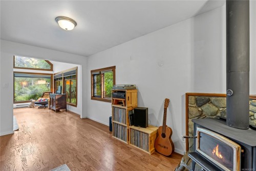 1352 Englishman River Rd, Errington, BC 