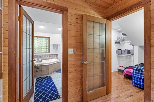1352 Englishman River Rd, Errington, BC 