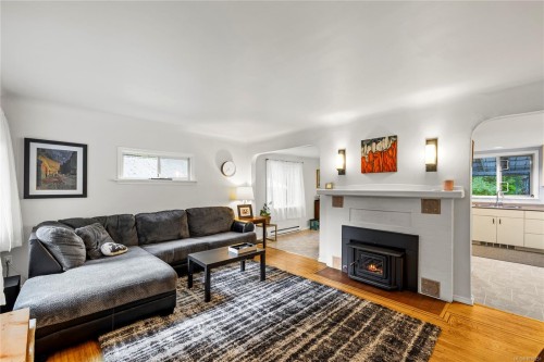 1352 Englishman River Rd, Errington, BC 