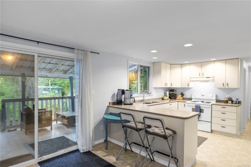 1352 Englishman River Rd, Errington, BC 