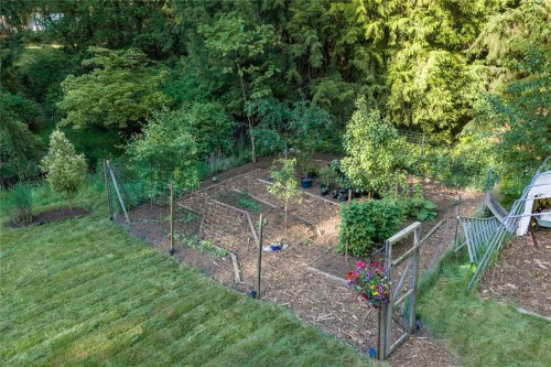 1352 Englishman River Rd, Errington, BC 