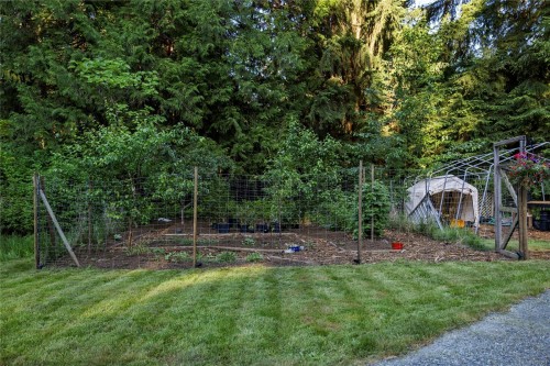 1352 Englishman River Rd, Errington, BC 