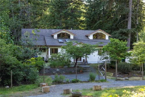 1352 Englishman River Rd, Errington, BC 