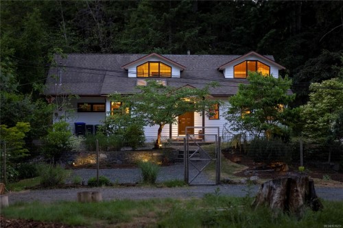 1352 Englishman River Rd, Errington, BC 