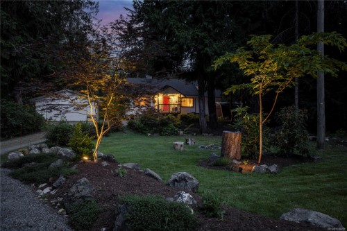 1352 Englishman River Rd, Errington, BC 