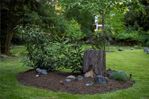 1352 Englishman River Rd, Errington, BC 