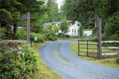1352 Englishman River Rd, Errington, BC 