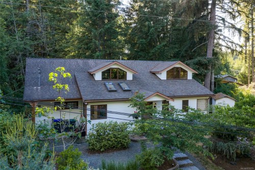 1352 Englishman River Rd, Errington, BC 