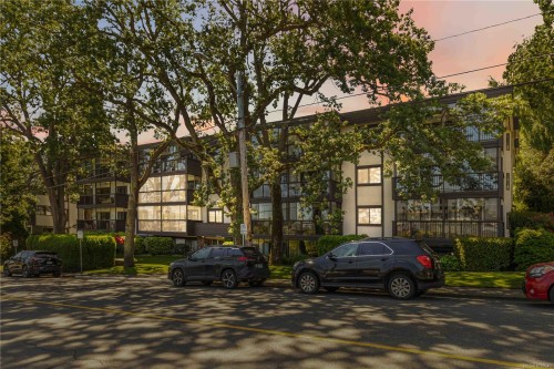 #203-1665 Oak Bay Ave  Victoria, BC V8R 1B5