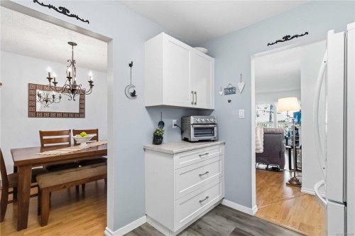 #203-1665 Oak Bay Ave, Victoria, BC - Indoor