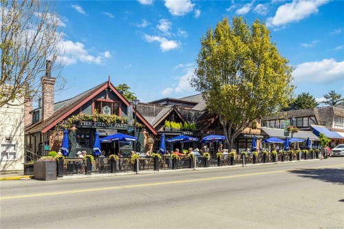 #203-1665 Oak Bay Ave, Victoria, BC - Outdoor