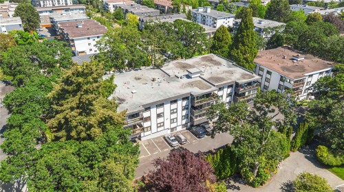#203-1665 Oak Bay Ave, Victoria, BC - Outdoor