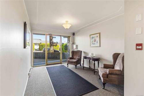 #203-1665 Oak Bay Ave, Victoria, BC - Indoor