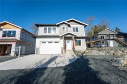 2021 Oakhill Pl Duncan, BC V9L 0J2