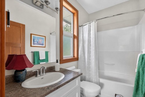 5160 Cowichan Lake Rd, Duncan, BC 