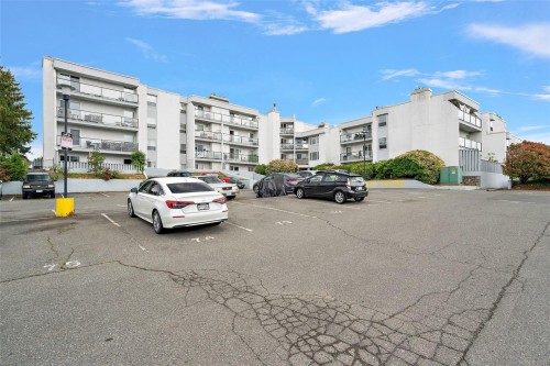 #211-290 Regina Ave, Saanich, BC - Outdoor With Balcony