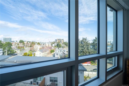 #408-916 Lyall St, Esquimalt, BC - Indoor Photo Showing Other Room