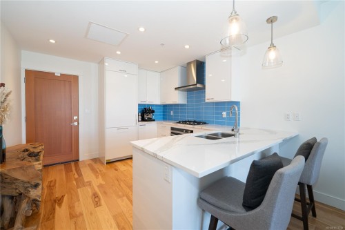 #408-916 Lyall St, Esquimalt, BC - Indoor Photo Showing Kitchen With Double Sink With Upgraded Kitchen