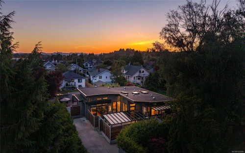 330 Irving Rd, Victoria, BC 