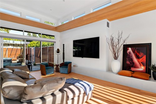 330 Irving Rd, Victoria, BC 
