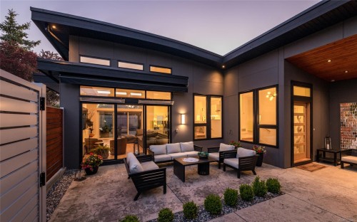 330 Irving Rd, Victoria, BC 