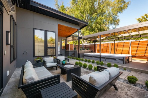 330 Irving Rd, Victoria, BC 