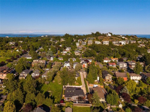 330 Irving Rd, Victoria, BC 