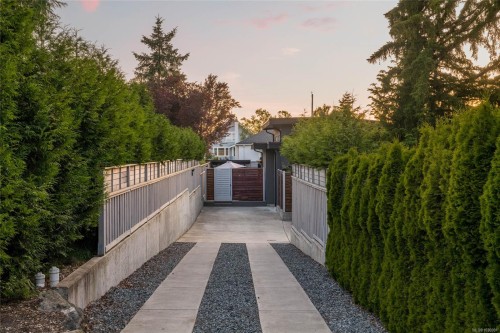 330 Irving Rd, Victoria, BC 