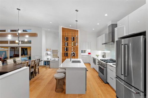 330 Irving Rd, Victoria, BC 
