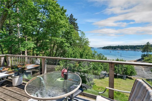775 Endersby Rd, Quadra Island, BC 