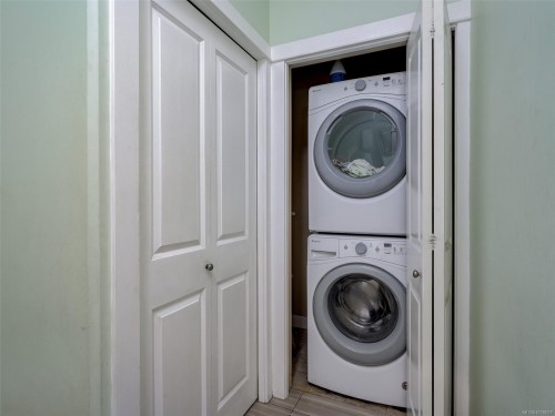 #218-2710 Jacklin Rd, Langford, BC - Indoor Photo Showing Laundry Room