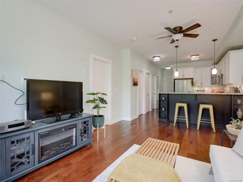 #218-2710 Jacklin Rd, Langford, BC - Indoor Photo Showing Living Room