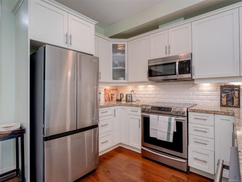 #218-2710 Jacklin Rd, Langford, BC - Indoor Photo Showing Kitchen With Upgraded Kitchen