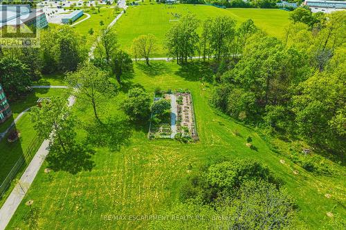 103 - 180 Limeridge Road W, Hamilton, ON - Outdoor