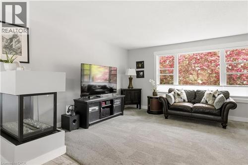 25 Greenock Drive, Kitchener, ON - Indoor Photo Showing Living Room