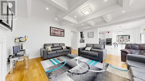 193 Thornbush Boulevard E, Brampton, ON - Indoor Photo Showing Living Room