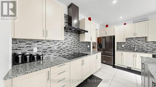 193 Thornbush Boulevard E, Brampton, ON - Indoor Photo Showing Kitchen With Upgraded Kitchen