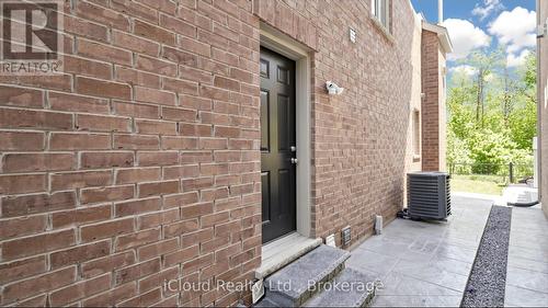 193 Thornbush Boulevard E, Brampton, ON - 
