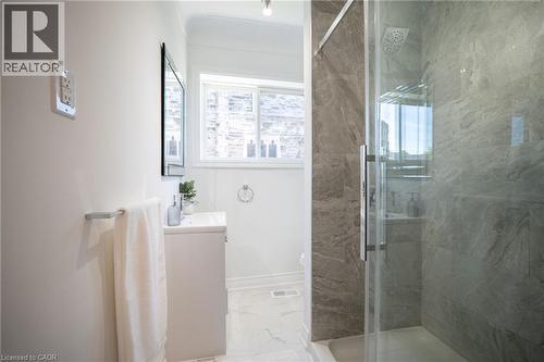 295 Locke Street S, Hamilton, ON - Indoor Photo Showing Bathroom