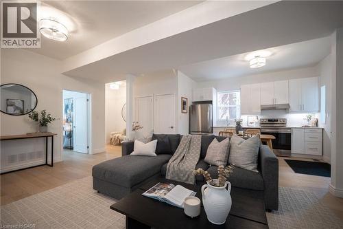 295 Locke Street S, Hamilton, ON - Indoor Photo Showing Living Room