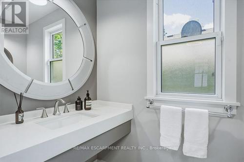 119 Westside Drive, Oakville, ON - Indoor Photo Showing Bathroom