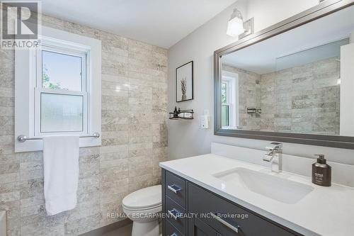 119 Westside Drive, Oakville, ON - Indoor Photo Showing Bathroom