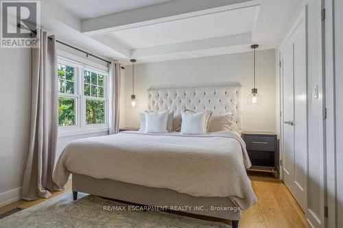 119 Westside Drive, Oakville, ON - Indoor Photo Showing Bedroom