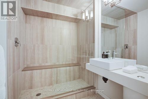 119 Westside Drive, Oakville, ON - Indoor Photo Showing Bathroom