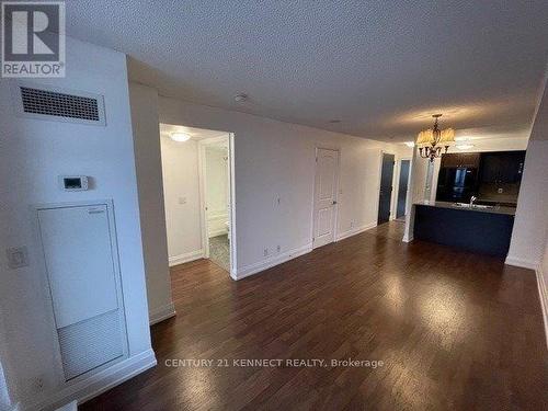 418 - 1070 Sheppard Avenue W, Toronto, ON - Indoor